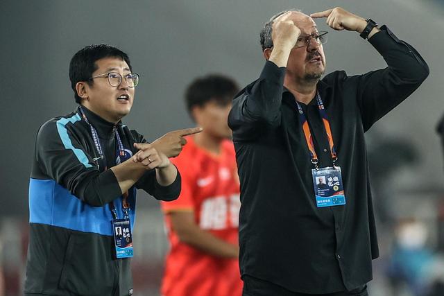 她让你碰触的这几处，说明你在她心中占据特殊地位
